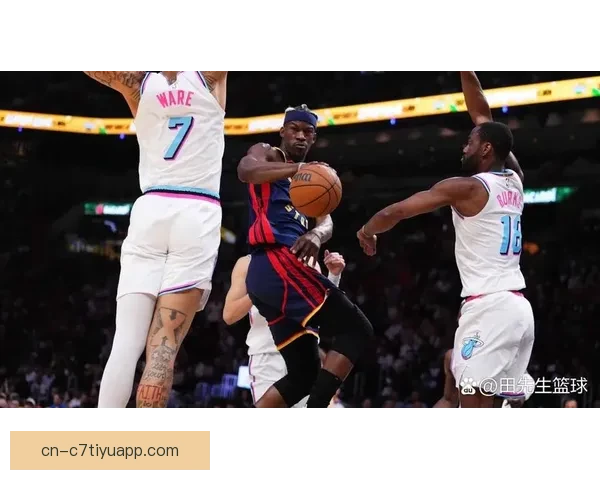 勇士大胜热火球员表现分化明显