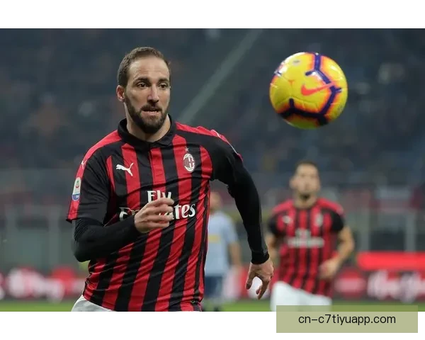 官方帕尔马解约39门将瓜伊塔