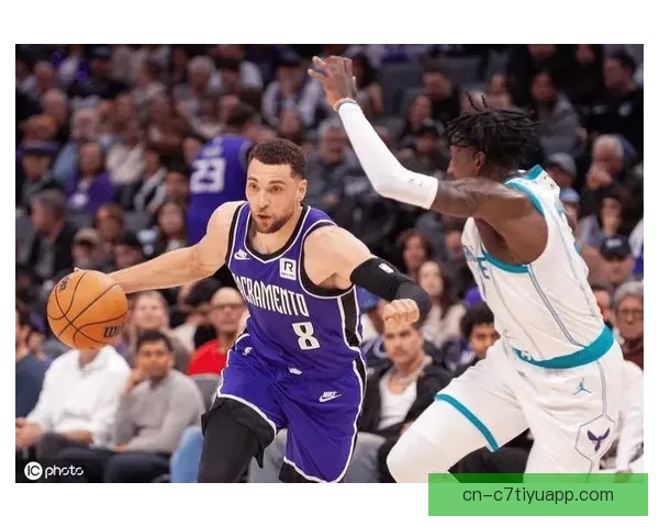 拉文手术赛季终结今夏或执行选项