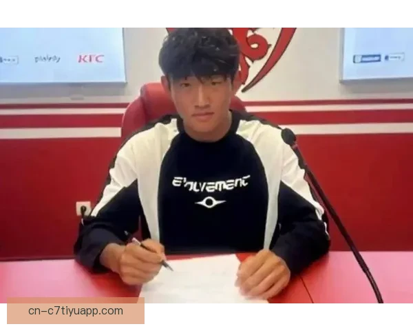 德转曝张家鸣租借赴沃日多瓦茨